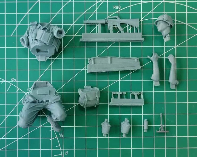 1/16 Scale Die-Cast Resin Figure Model Kit Vietnam War US Army Infantry Unassembled and Unpainted