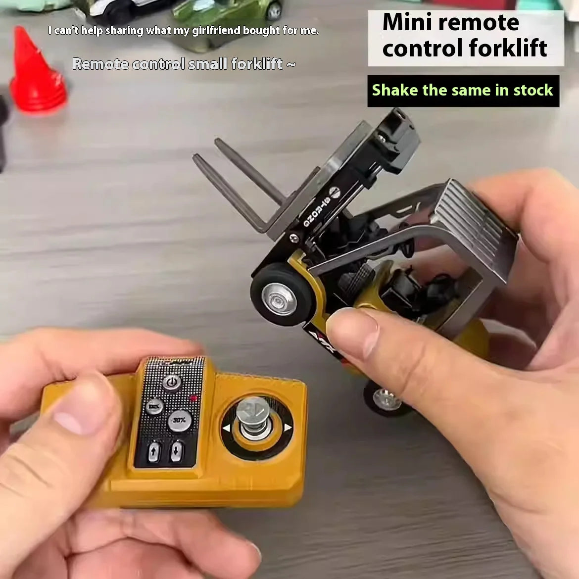 2.4G 1:64 Desktop RC Forklift Alloy Mini Tabletop Remote Control Forklift Engineering Vehicle Toys Model Gift for Boys