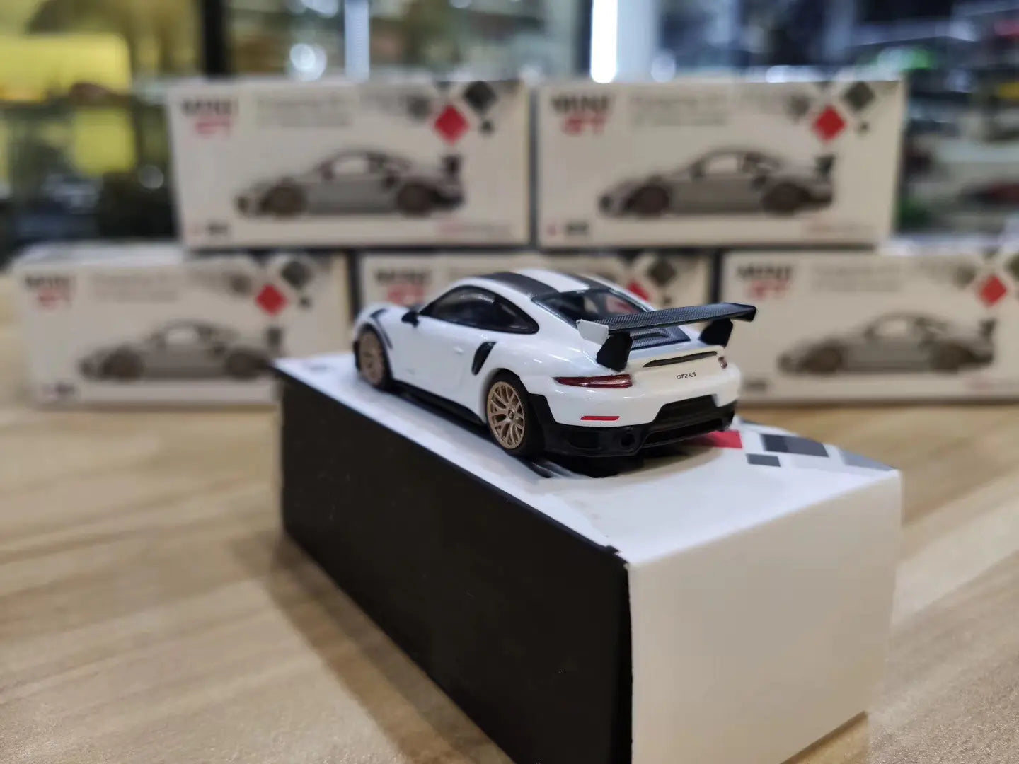 1:64 Mini GT 911 GT2 RS Diecast Model Car